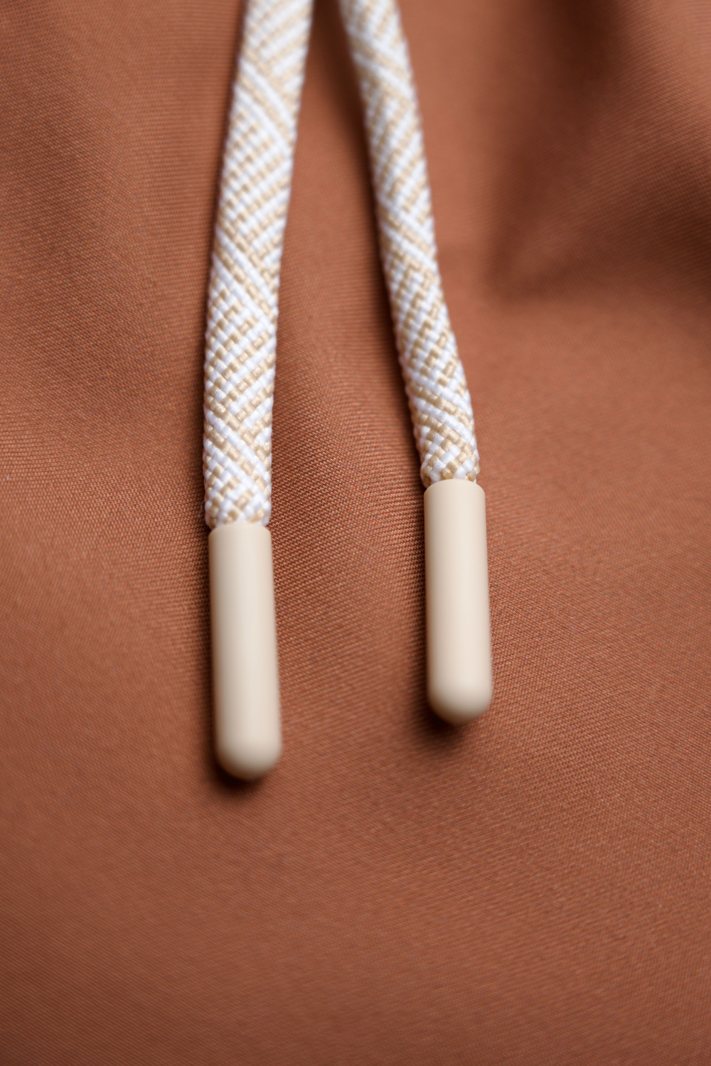Cordon de maillot de bain pour homme, résistant au sel et au chlore. Il est confortable et bi-color.